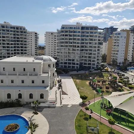 With Great View - Beach, Sun, Fun Апартаменты *